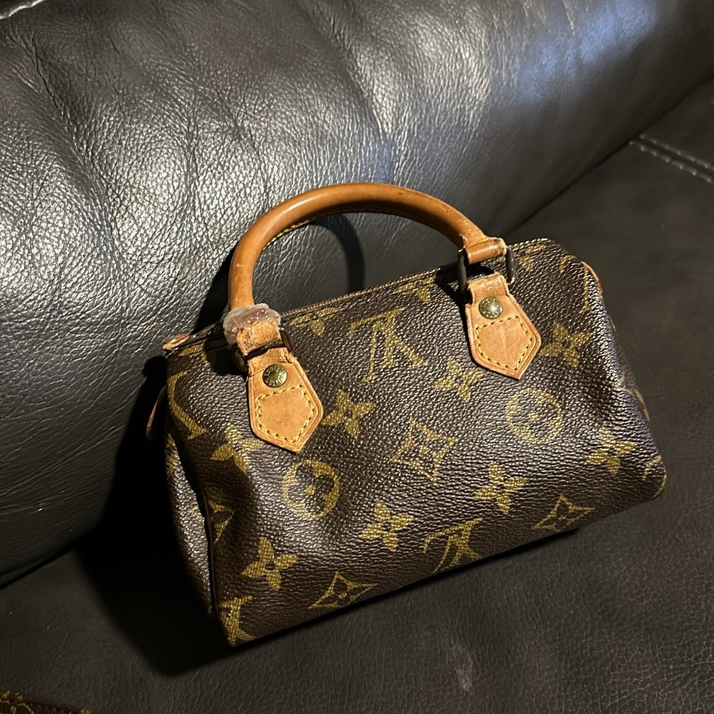 Authentic l.v nano(Small) - Picture 3 of 11
